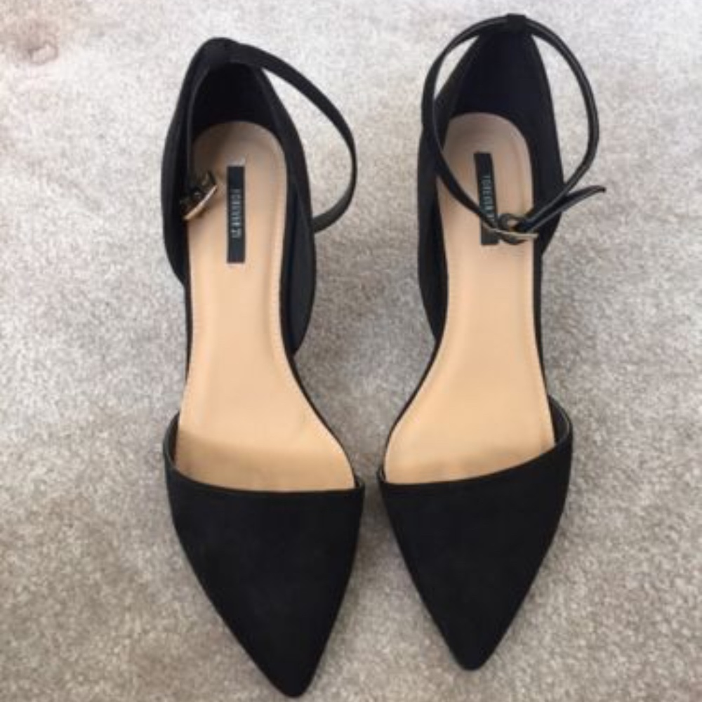 Forever 21 Faux Suede Pointed Black Pumps